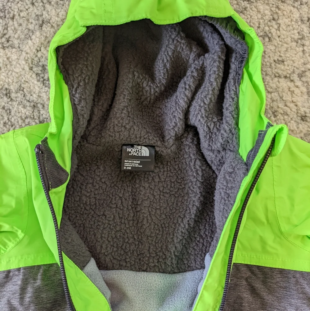 The North Face Warm Storm Jacket, size 0-3 months - Picture 3 of 4
